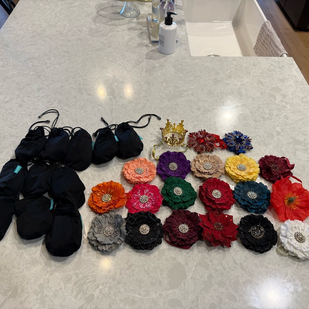 Lot of Tieks flowers - Snake, Crown, Sapphire, Ruby (plus Tieks totes)